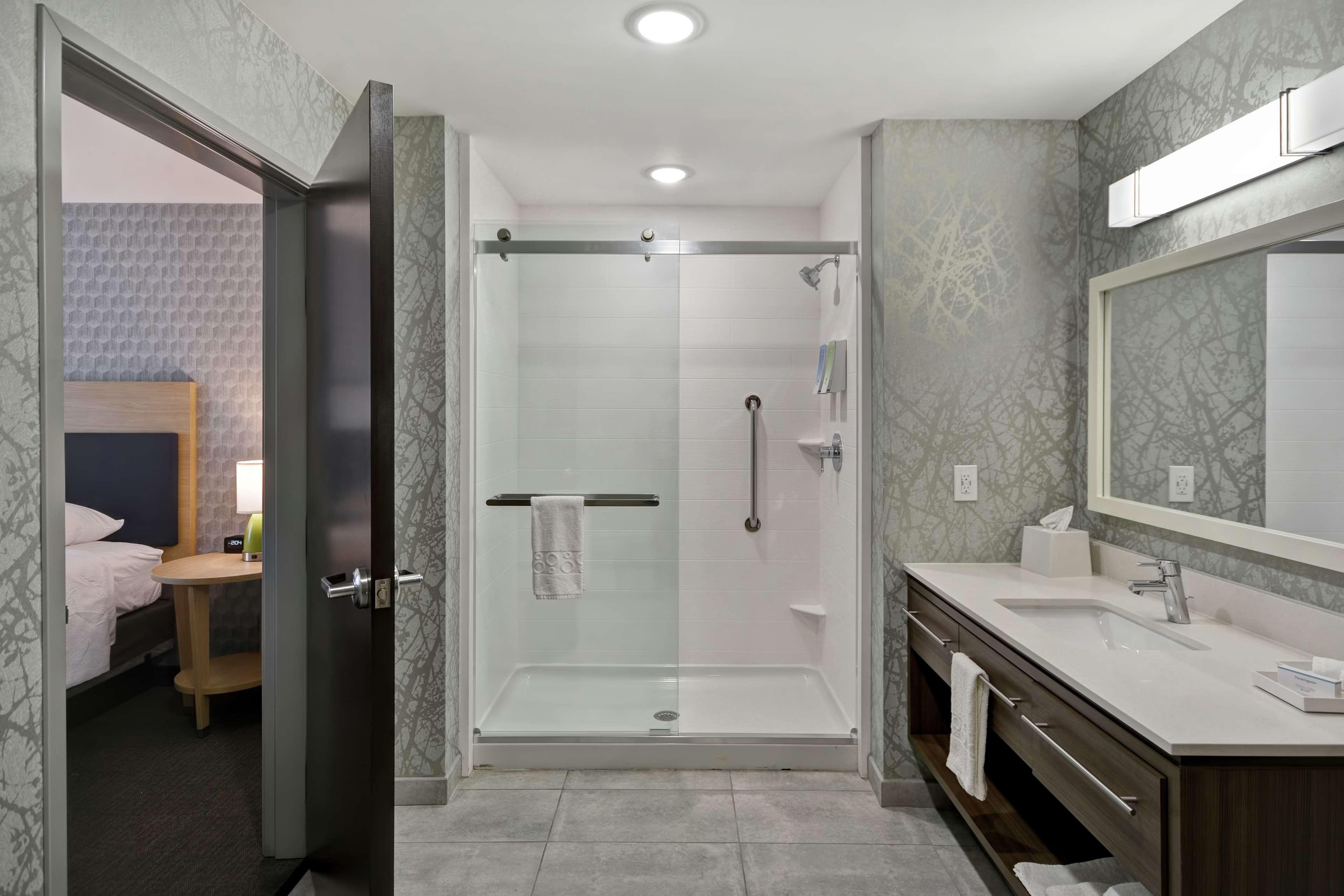 Home2 Suites By Hilton Grand Rapids North Walker Bagian luar foto