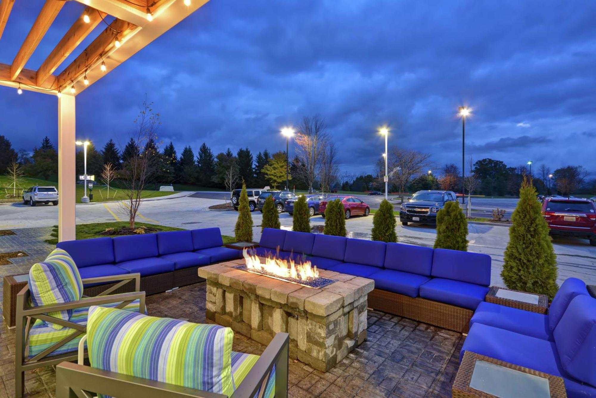 Home2 Suites By Hilton Grand Rapids North Walker Bagian luar foto