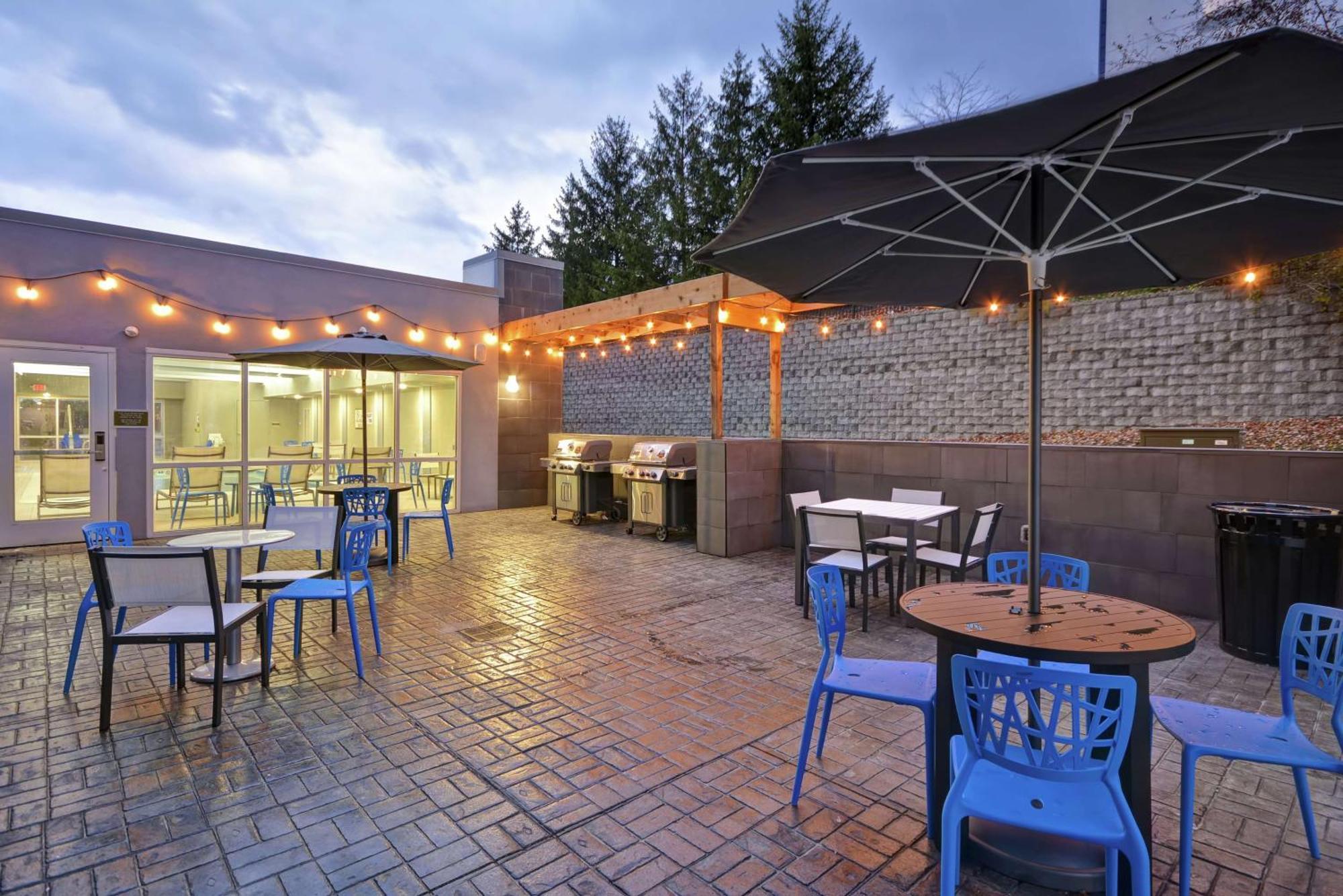 Home2 Suites By Hilton Grand Rapids North Walker Bagian luar foto