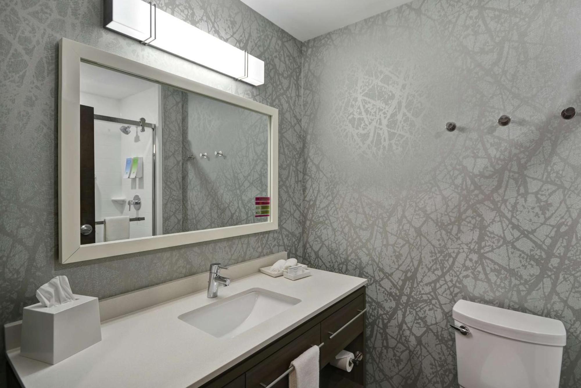 Home2 Suites By Hilton Grand Rapids North Walker Bagian luar foto